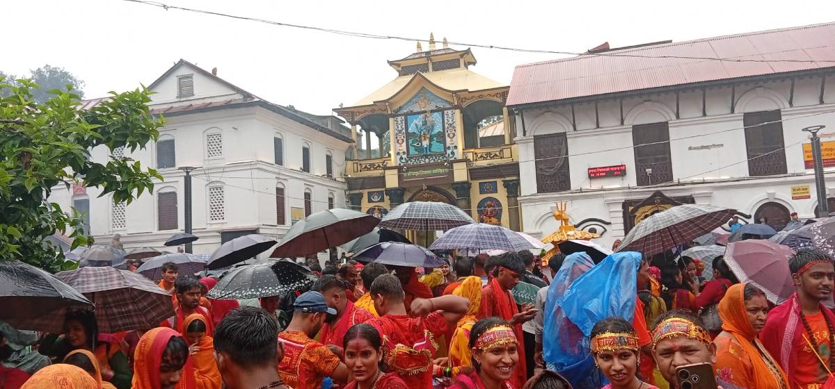 पशुपतिनाथमा दर्शनार्थीको ओइरो
