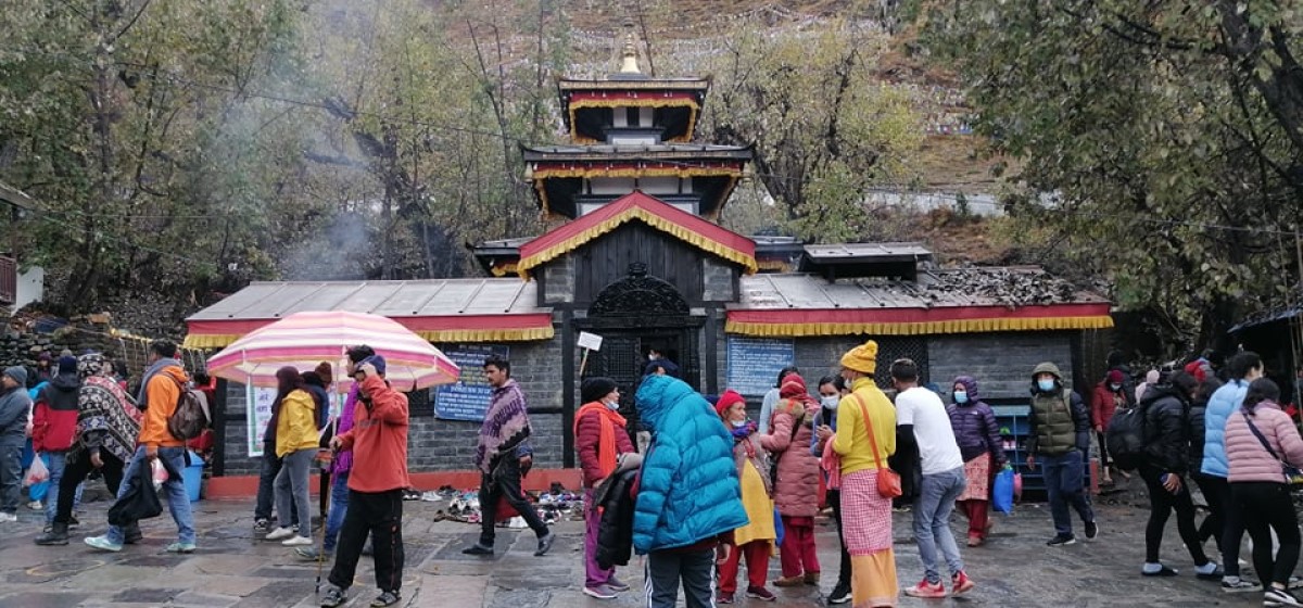 मुक्तिनाथ दर्शनमा बढ्यो ‘लेक’को खतरा: चैत्रमा मात्र चार जनाकाे मृत्यु