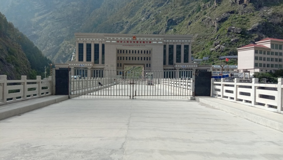 रसुवागढी नाका खोल्न व्यवसायीले पहल थाले