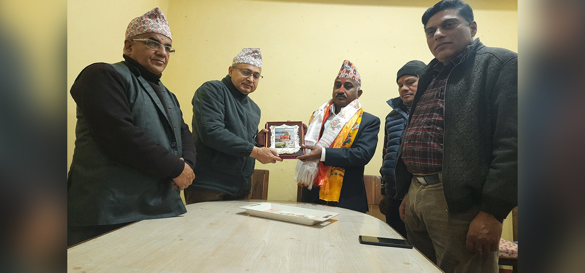ताप्लेजुङका उद्योगी व्यवसायीहरु भन्छन् : हठात् सरुवाले प्रजिअलाई अन्याय भयो