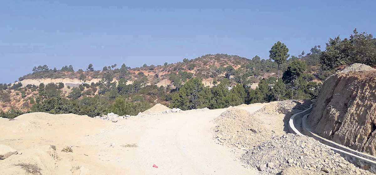 ढिलासुस्ती गर्ने ठेकेदारलाई कारबाही