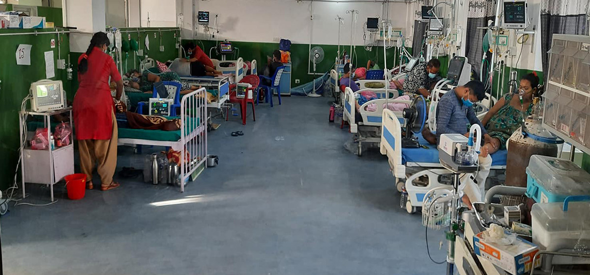 भेरी अस्पतालमा उपचार गराइरहेका संक्रमित भन्छन्ः सेतो कपडा लगाएका मान्छे कोठामा छिर्ने बित्तिकै मुटु काँप्छ