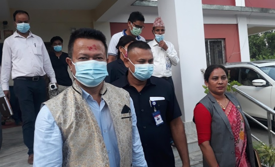 काम गर्ने वातावरण नभएको भन्दै सुदूरपश्चिमका दुई मन्त्रीद्वारा राजिनामा