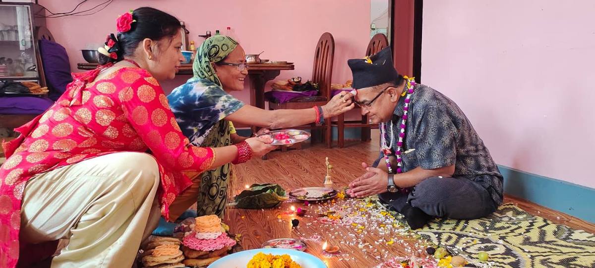 इस्लाम धर्मावलम्बीले पनि लगाए भाइटीका