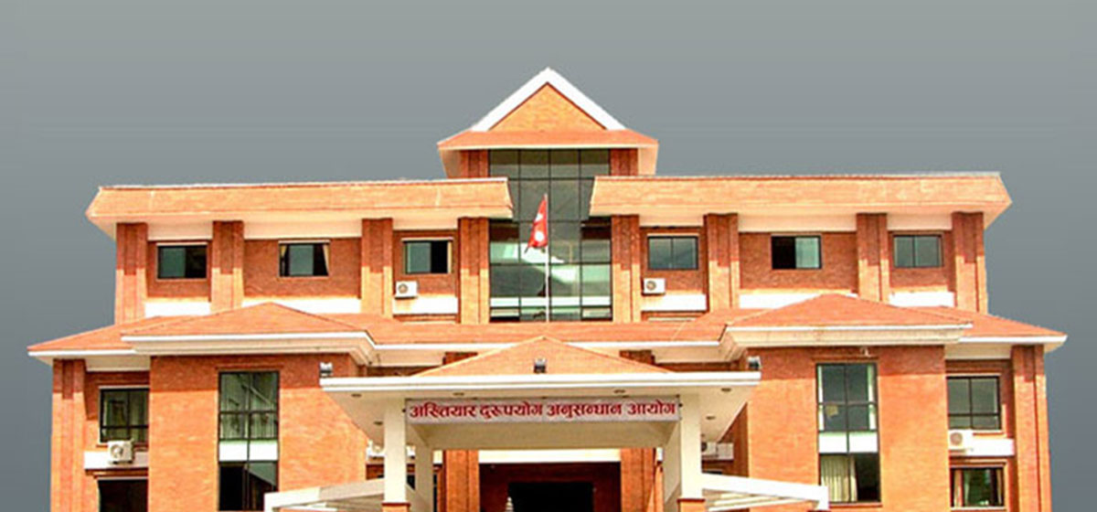 उपसचिवविरुद्ध भ्रष्टाचार मुद्दाः २२ वर्ष सेवा ३२ ठाउँमा घरजग्गा