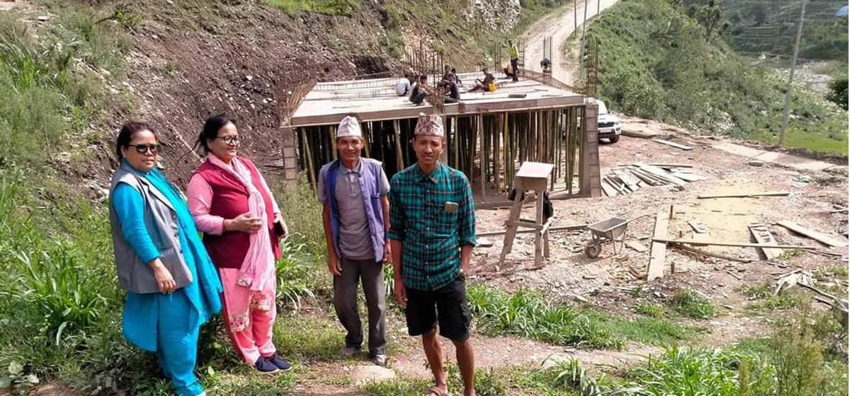 व्यक्तिको जग्गामा गाउँपालिकाको सभाहल