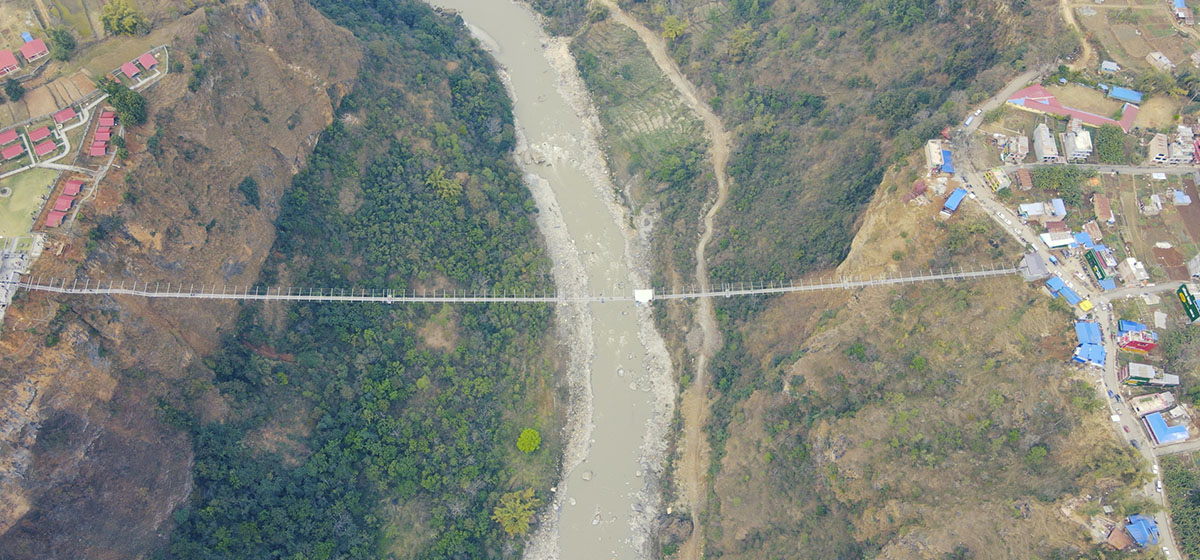 शनिबार पर्वत पुगे दुई हजार बढी पर्यटक