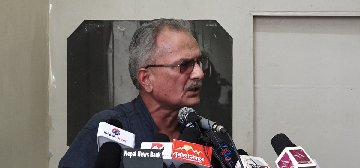 १२ सम्म निःशुल्क शिक्षा दिनेकुरा शिक्षा ऐनमा राख्न सरकारले खुट्टा कमायोः बाबुराम भट्टराई