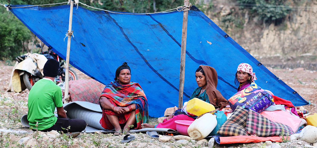 राहत वितरणमा चार दर्जन संघ संस्था, पीडित भने राहतकै आशमा