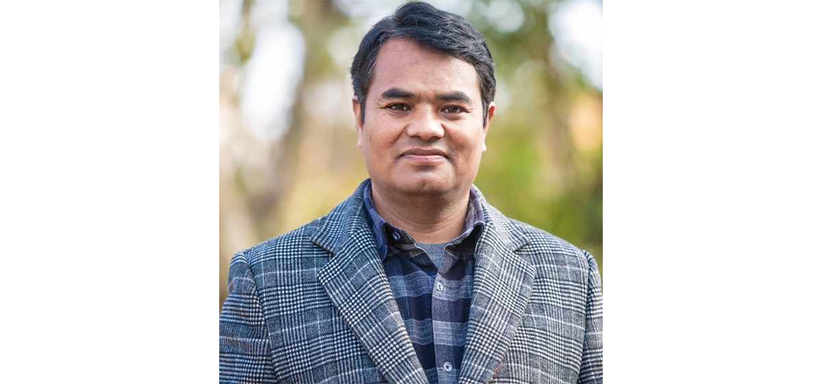 भित्रभित्रै कैंची चलाई बस्छन् मान्छे किन!