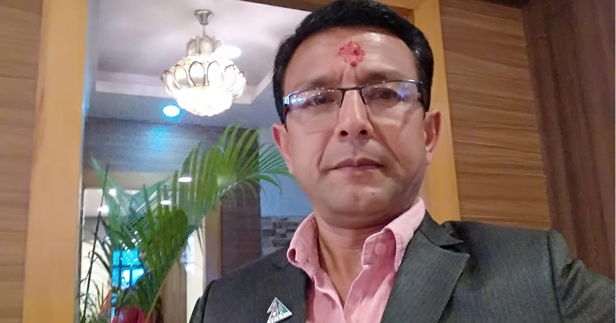 कोही घृणा गर्छन् मलाई कोही प्यार गर्छन्!